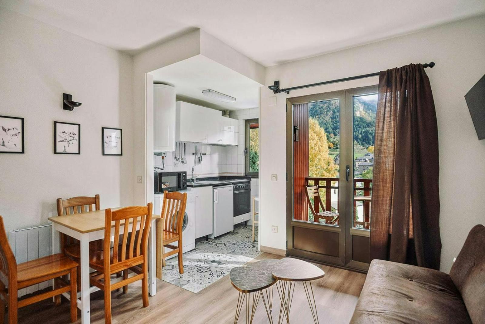 La Casita Del Arbol Apartment Sallent De Gallego Bagian luar foto