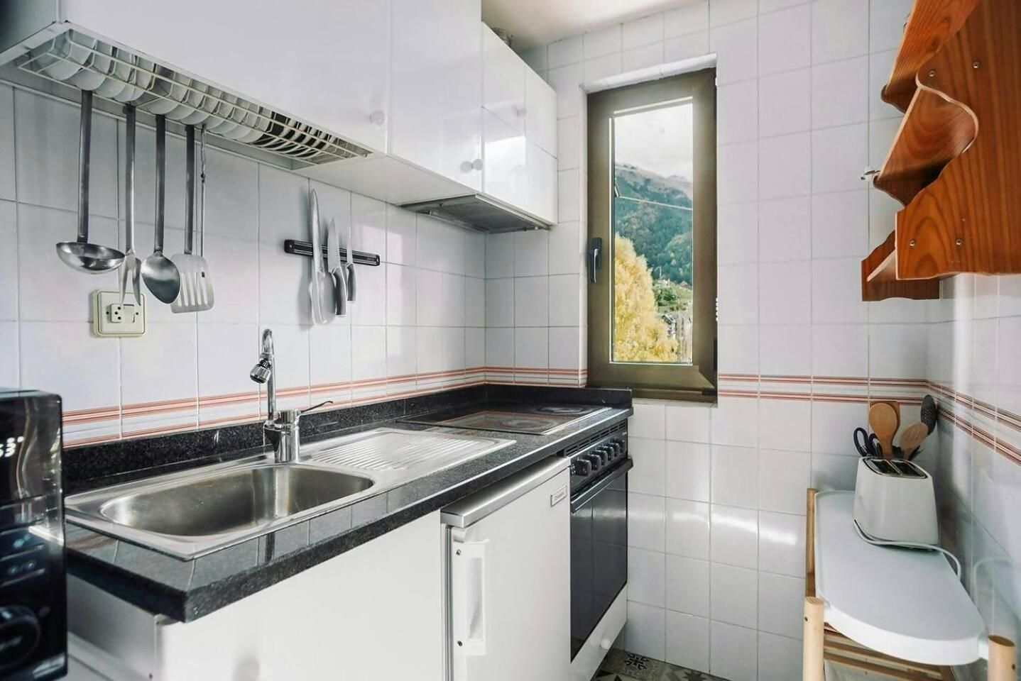 La Casita Del Arbol Apartment Sallent De Gallego Bagian luar foto
