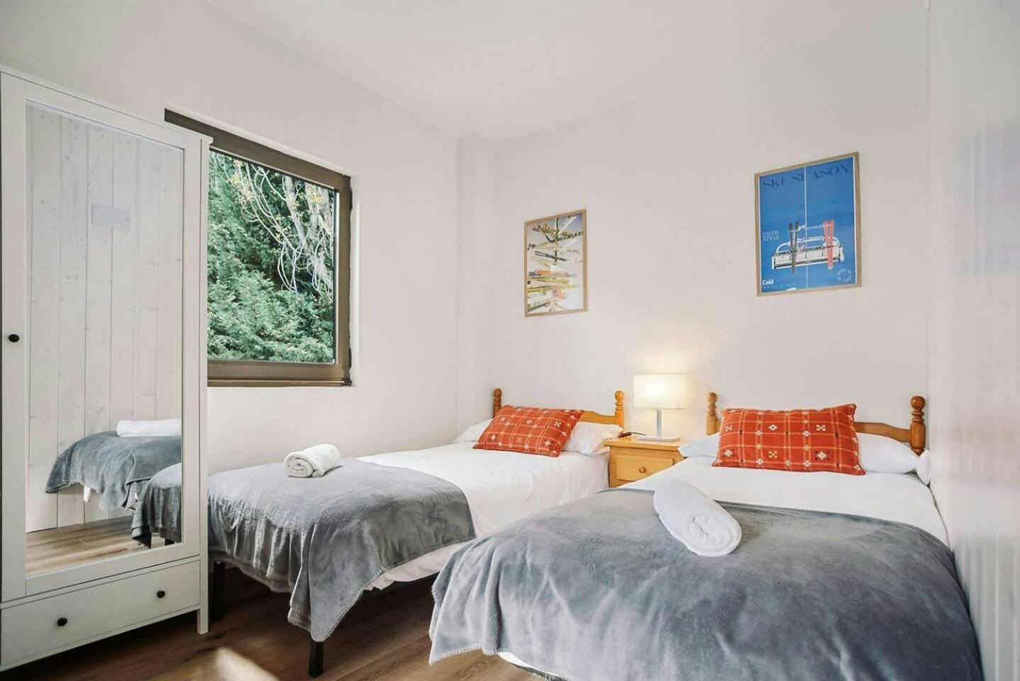 La Casita Del Arbol Apartment Sallent De Gallego Bagian luar foto